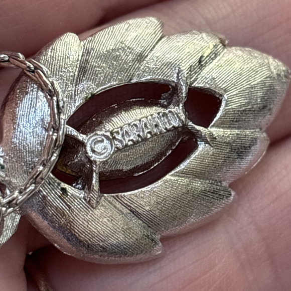 Sarah Coventry Silver & Rhinestone Leaf Jewelry Set Necklace & Clip-On Earrings - Picture 7 of 7